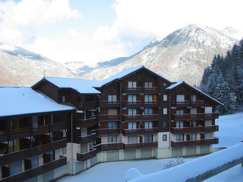 PIED DES PISTES  (  )