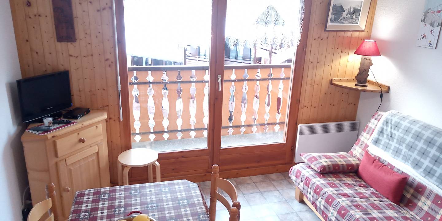 PIED DES PISTES  (  )